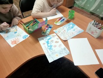 В Белкинском СДК прошёл мастер-класс по рисованию на тему «Пришла весна». 