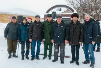 У памятника воинам-интернационалистам в г.Княгинино состоялся митинг, посвященный Дню памяти о россиянах, исполнявших служебный долг за пределами Отечества. 
