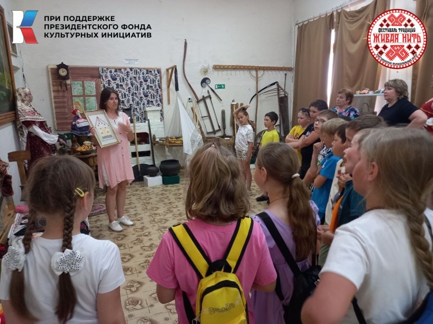 Интерактивную экскурсию в Княгининском краеведческом музее, посвященную традиционной русской вышивке, посетили дети