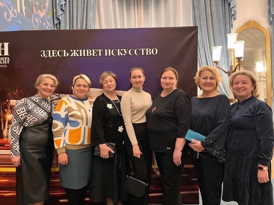        Сотрудники Княгининского культурно-досугового объединения побывали в  Нижегородском театре оперы и балета имени А.С.Пушкина. 