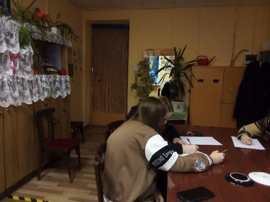 Девичьи гадания в Крещенский вечерок организовали в селе Островское