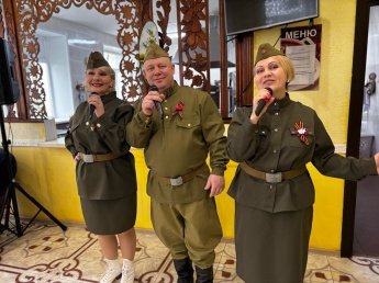 В преддверии майских праздников творческий коллектив Дома культуры г.Княгинино выступил с концертной программой «Песни Победы» в Княгининском доме-интернате.