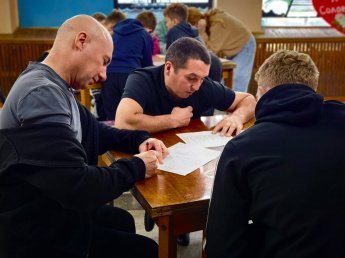 В Соловьевском Доме культуры состоялся интеллектуальный турнир «Кто кого», приуроченный ко Дню Отца. 