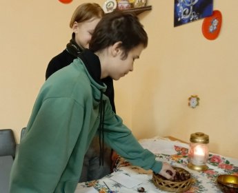 В преддверии православного праздника Крещения Господня в Островском СДК прошли фольклорные посиделки для молодёжи