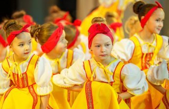 «Ты одна такая, любимая, родная!». В Доме культуры г. Княгинино прошел праздничный концерт ко Дню матери.