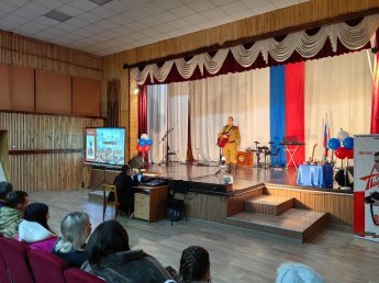     На базе Соловьевского СДК состоялся межмуниципальный фестиваль исполнителей авторской песни «Серебряные струны. Победа!»